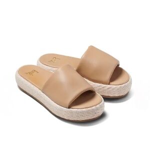 Beek Trumpeter Rafia leather sandal. Retail $280. New with box.